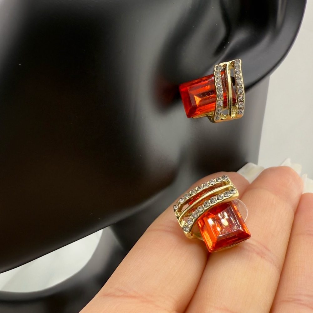 Vintage Luxury Gold and Red Crystal Earrings